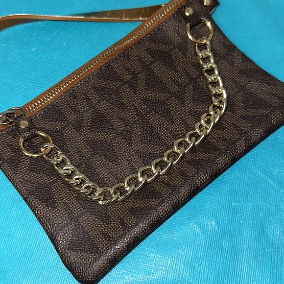 Michael Kors Belt Bag - Picture 2 of 12